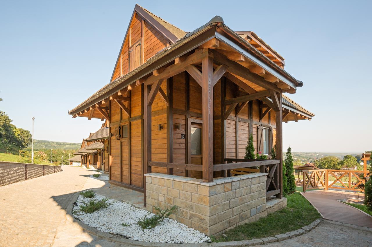 Etno Naselje Vrdnicka Kula Bed & Breakfast Vrdnik Bagian luar foto