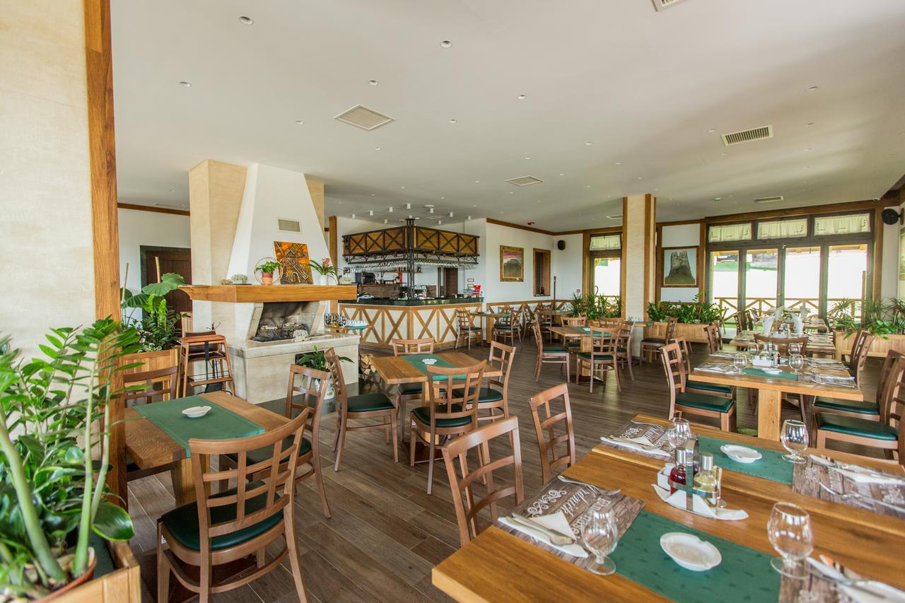 Etno Naselje Vrdnicka Kula Bed & Breakfast Vrdnik Bagian luar foto