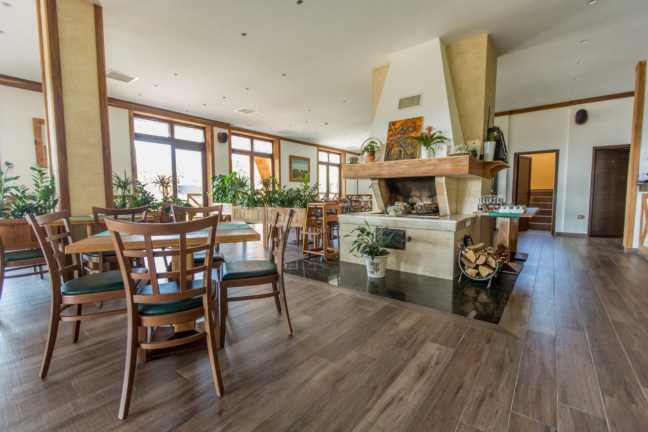 Etno Naselje Vrdnicka Kula Bed & Breakfast Vrdnik Bagian luar foto