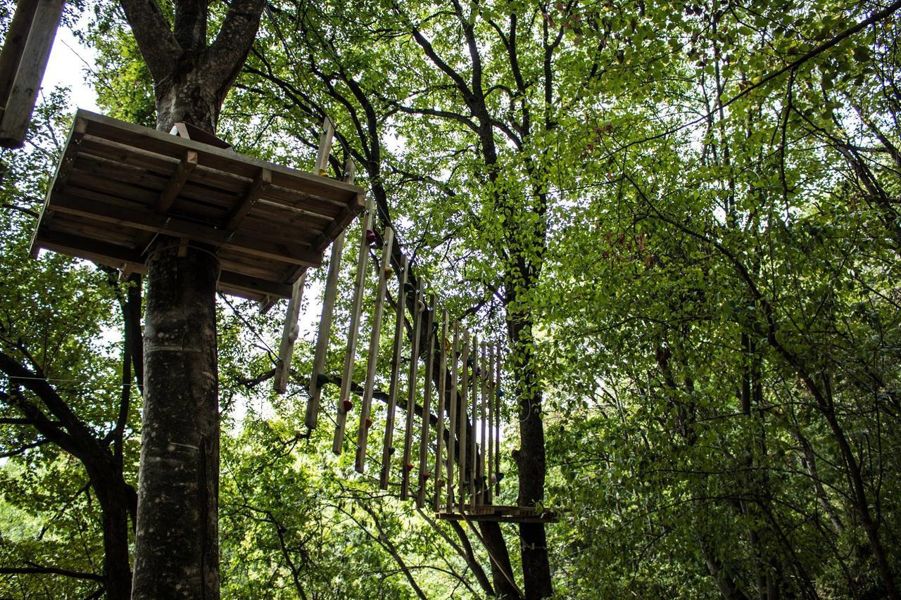 Etno Naselje Vrdnicka Kula Bed & Breakfast Vrdnik Bagian luar foto