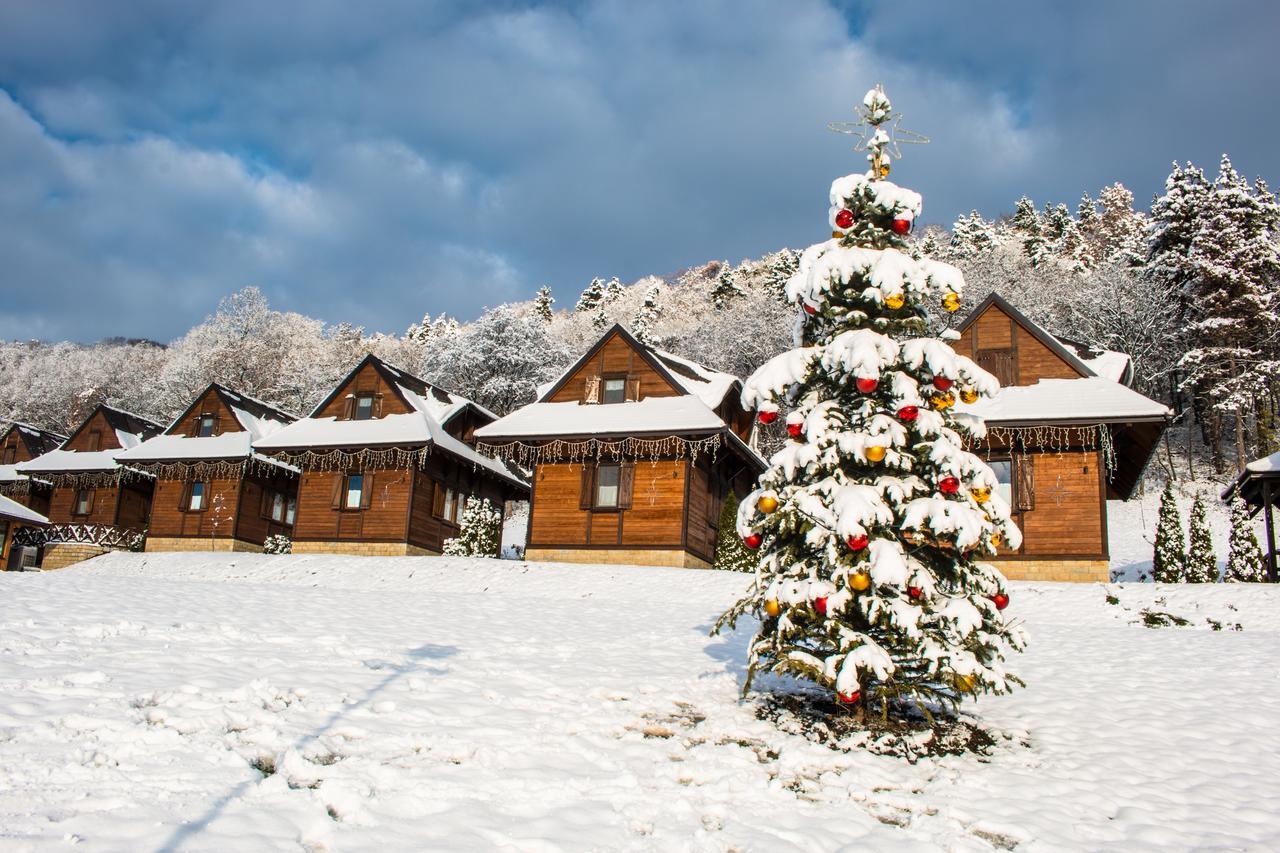 Etno Naselje Vrdnicka Kula Bed & Breakfast Vrdnik Bagian luar foto