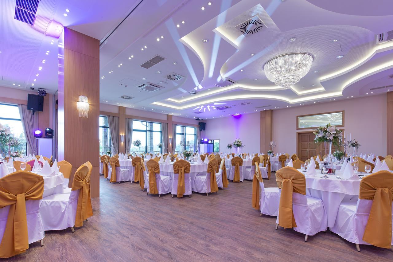 Etno Naselje Vrdnicka Kula Bed & Breakfast Vrdnik Bagian luar foto